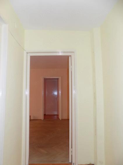 Apartament cu 2 camere semidecomandat în Obor