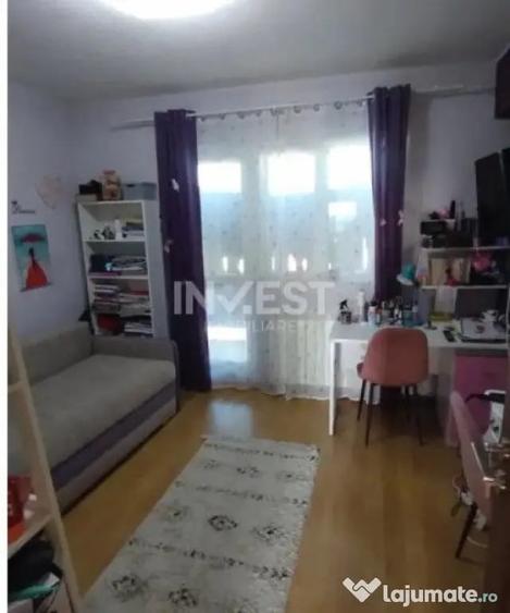 Apartament cu 3 camere decomandat, mobilat în Central
