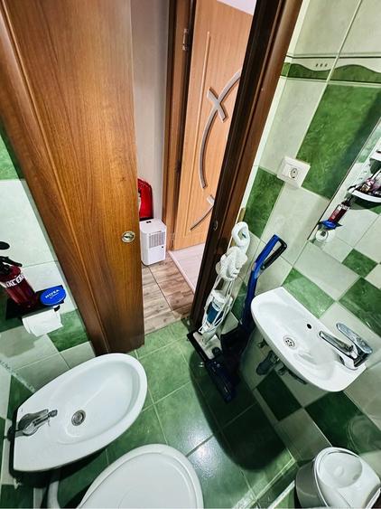 Apartament cu 4 camere decomandat în Central