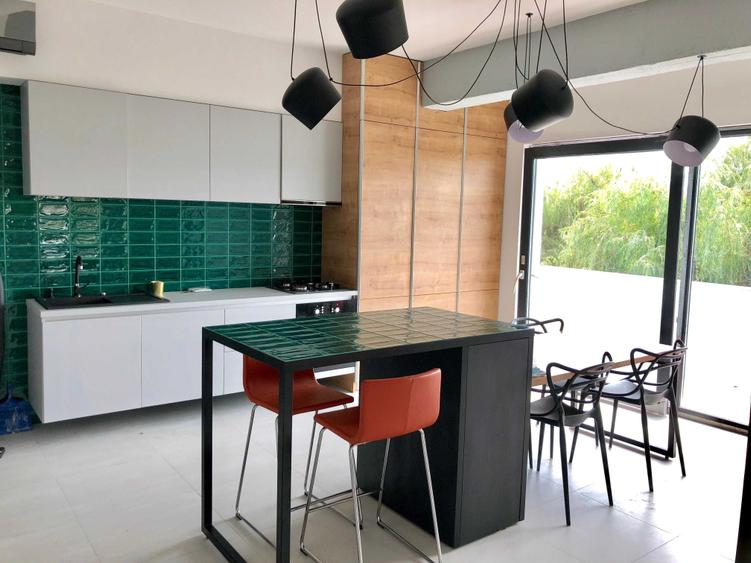Apartament cu 2 camere nedecomandat, mobilat în Central