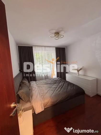 Apartament cu 4 camere decomandat în Central