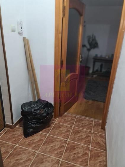 Apartament cu 3 camere decomandat în Cuza