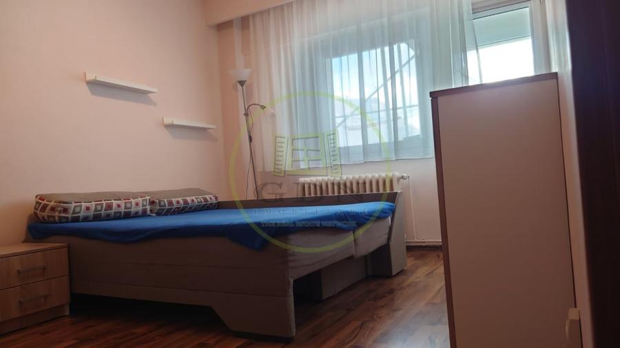 Apartament cu 2 camere decomandat, mobilat în Central