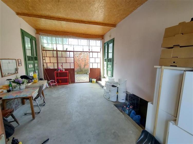 Casă individuală cu 8 camere cu Teren 3800 Mp în Răchitova