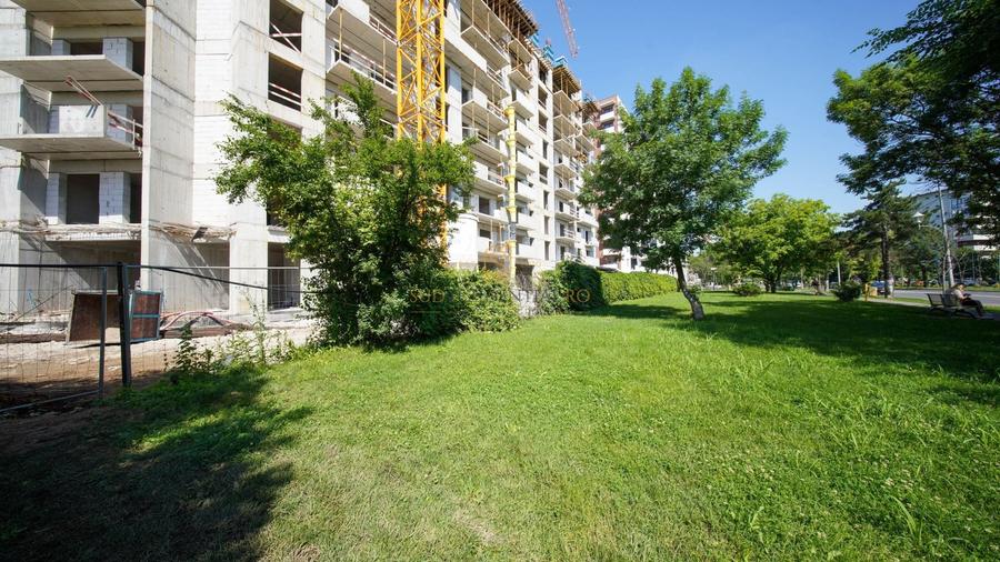 Spațiu comercial, de 83.839996337891 mp, în Berceni
