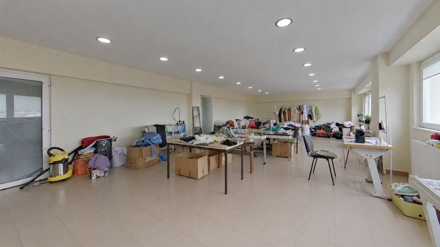 Spațiu comercial, de 1,325 mp, în Central