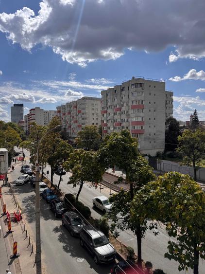 Apartament cu 3 camere decomandat în Kiseleff