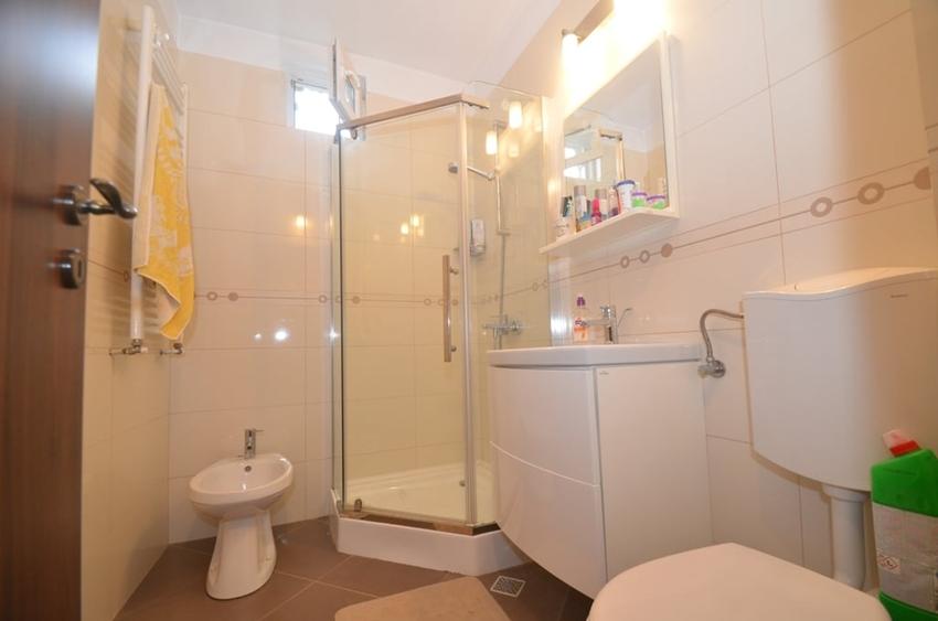 Apartament cu 3 camere decomandat în Bălcescu