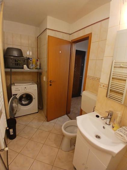 Garsonieră decomandată, mobilată în Lunei