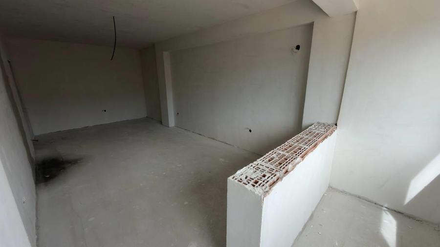 Apartament cu 2 camere decomandat în Hlincea