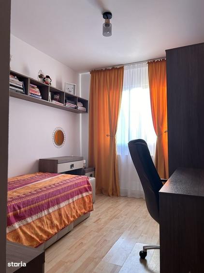 Apartament cu 3 camere decomandat în Nicolina