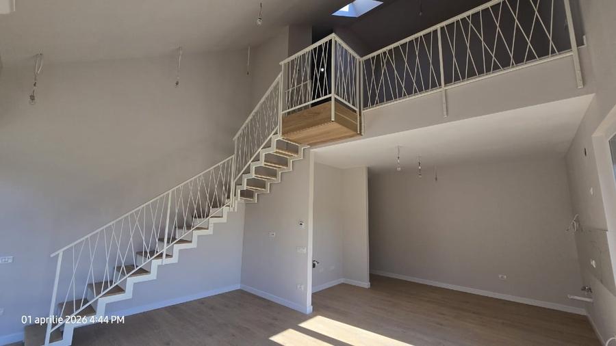 Apartament cu 3 camere semidecomandat în Complex Studențesc