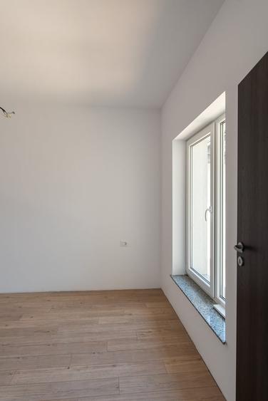 Casă cu 5 camere cu Teren 260 Mp în Militari