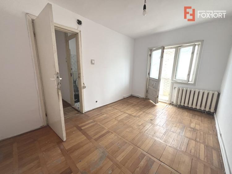 Apartament cu 2 camere semidecomandat în Aradului