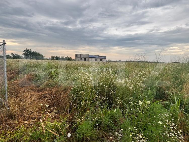 Teren intravilan de vânzare, 536 mp/lot, zona Ulmi