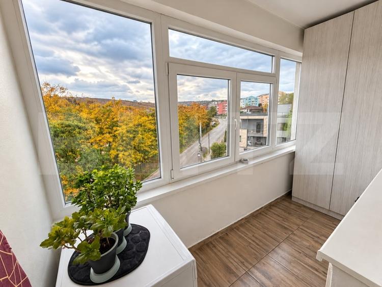 Apartament cu 3 camere decomandat, mobilat în Bucium