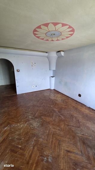 Apartament cu 3 camere în Micro 14