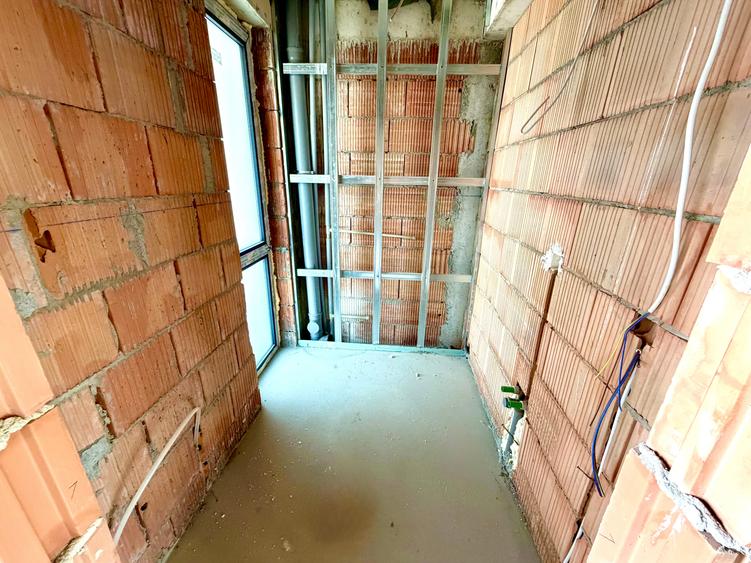 Duplex cu 4 camere cu Canalizare în Splaiul Unirii