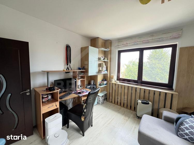 Casă cu 8 camere cu Teren 1100 Mp în Central