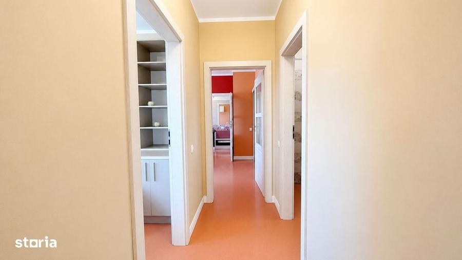 Apartament cu 3 camere în Intim