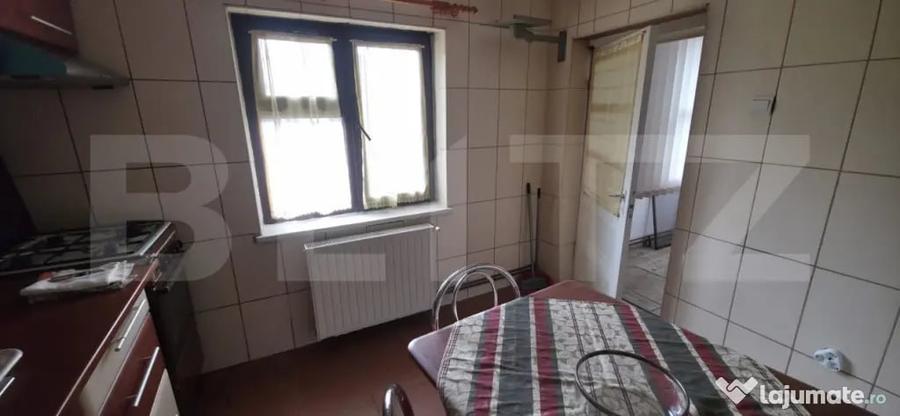 Casă cu 3 camere cu Teren 400 Mp în Central