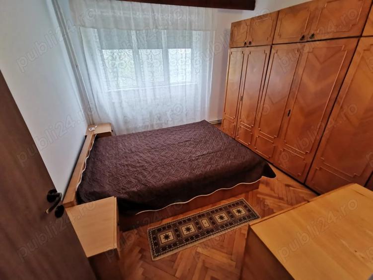 Apartament cu 3 camere decomandat în Exterior Vest