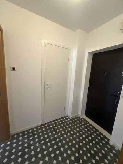 Apartament cu 3 camere semidecomandat în 13 Septembrie
