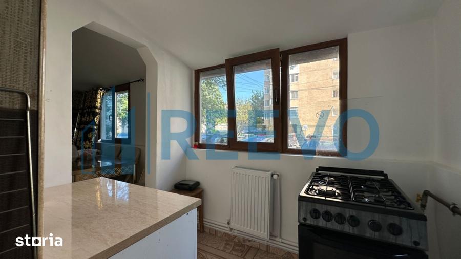 Apartament cu 2 camere semidecomandat, mobilat în Bistrița Lac
