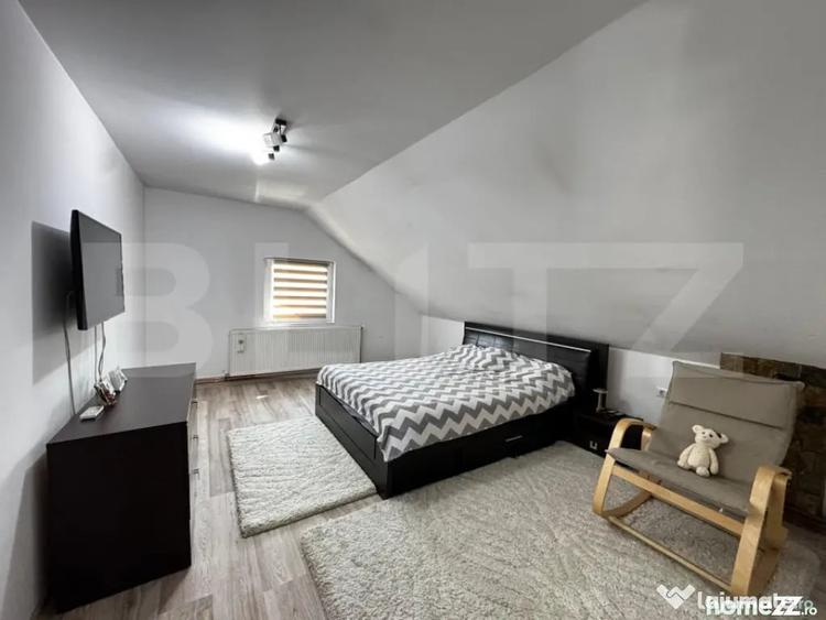 Casă cu 7 camere cu Teren 585 Mp în Teiu