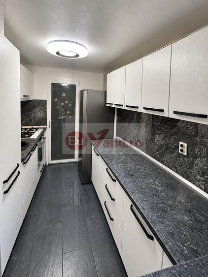 Apartament cu 3 camere decomandat, mobilat în Faleză