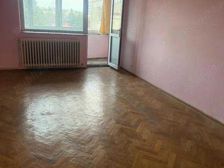Apartament cu 3 camere nedecomandat în Obcini