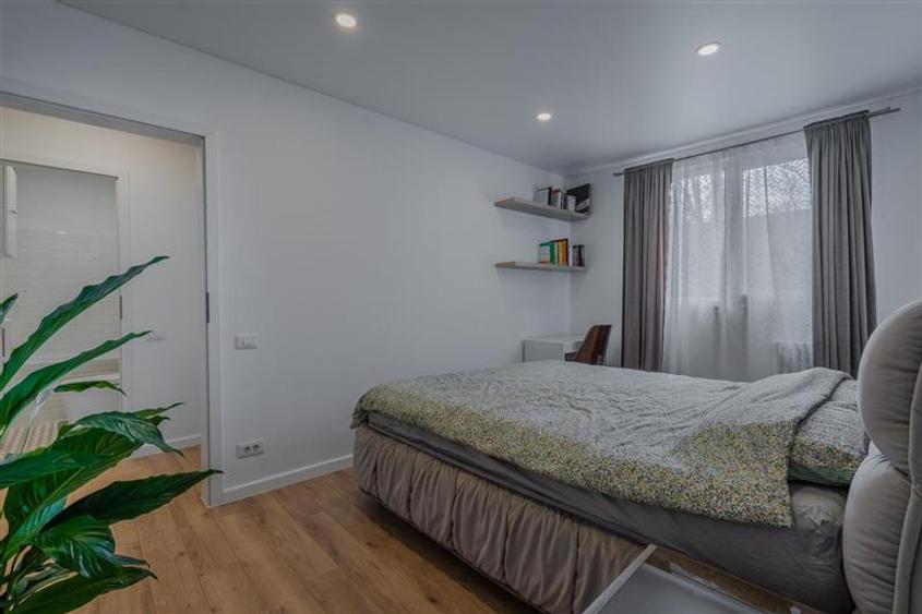 Apartament cu 3 camere semidecomandat, mobilat în Drumul Taberei