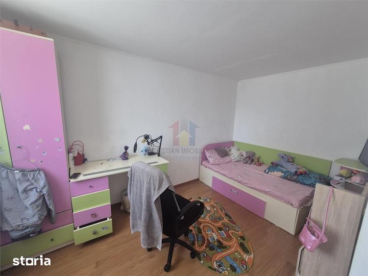 Casă cu 5 camere cu Teren 200 Mp în Școlilor