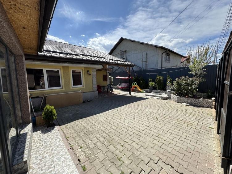 Casă cu 3 camere cu Teren 300 Mp în Central