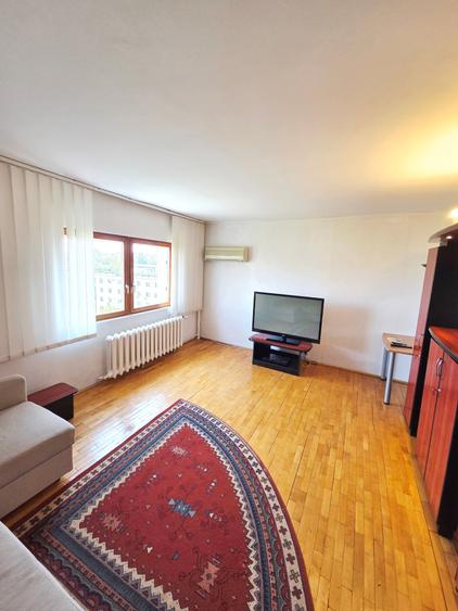 Apartament cu 3 camere decomandat, mobilat în Octavian Goga