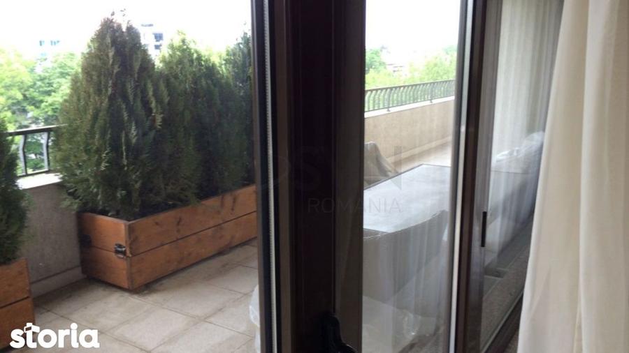 Apartament cu 4 camere în Clucerului