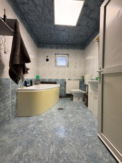 Casă individuală cu 5 camere cu Canalizare în Chișoda