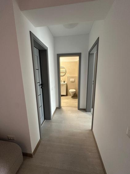 Apartament cu 3 camere semidecomandat în Sud