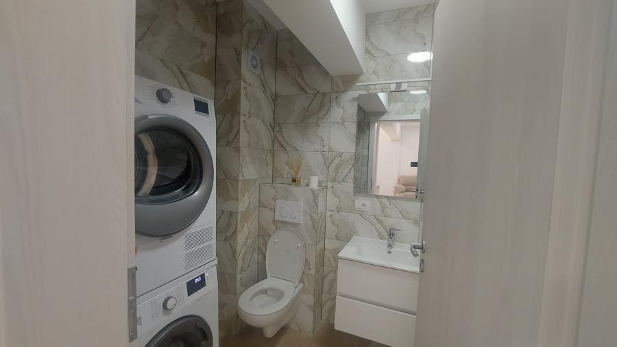 Apartament cu 2 camere decomandat în Apărătorii Patriei
