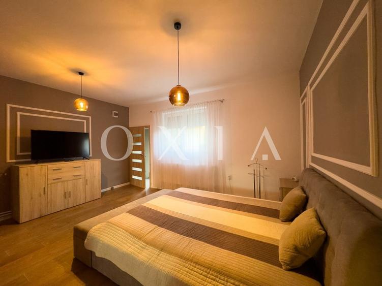 Casă individuală cu 7 camere cu Canalizare în Rogerius