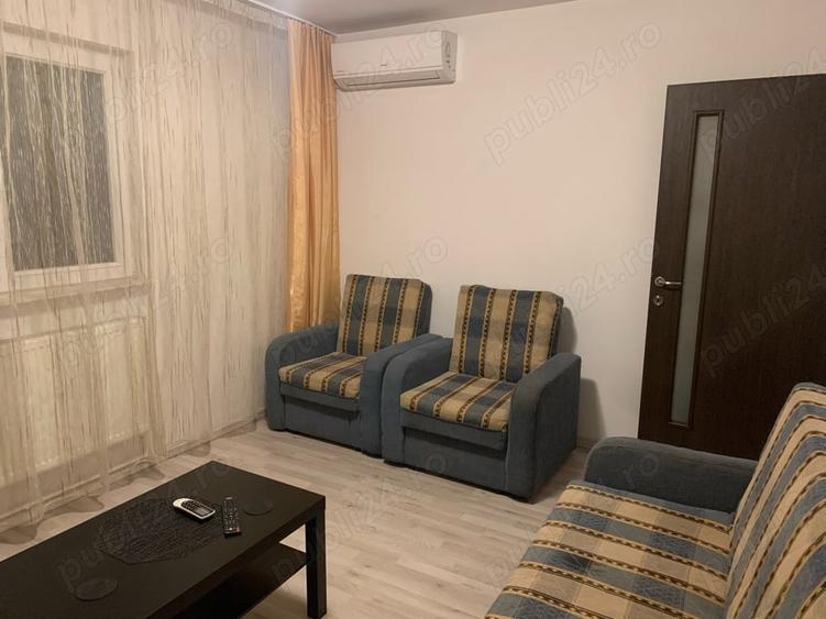 Garsonieră decomandată în Gorjului
