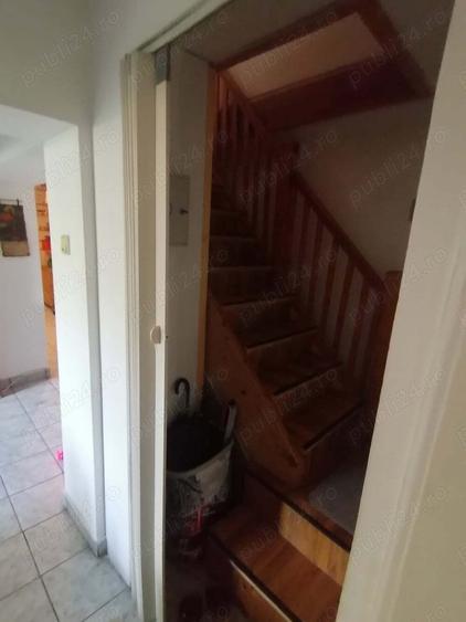Casă cu 8 camere cu Teren 220 Mp în Berceni
