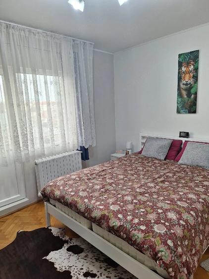 Apartament cu 3 camere decomandat în Steaua