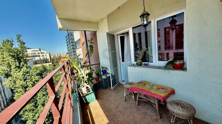 Apartament cu 3 camere decomandat în Eminescu