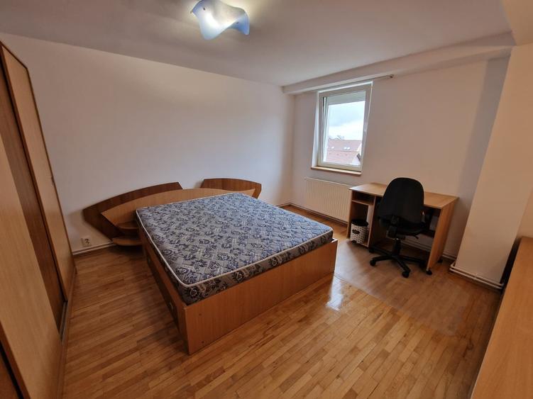 Apartament cu 3 camere semidecomandat în Zorilor