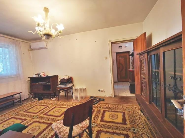 Apartament cu 3 camere semidecomandat în Bucureștii Noi