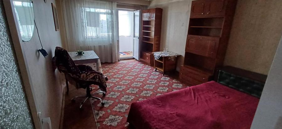 Apartament cu 3 camere decomandat, mobilat în Alexandru cel Bun