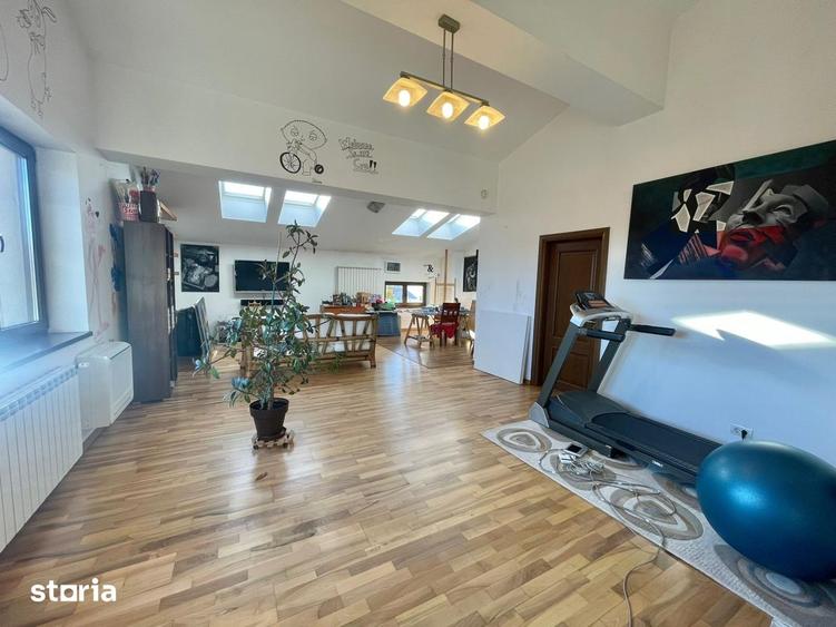 Casă cu 7 camere cu Teren 300 Mp în Dămăroaia
