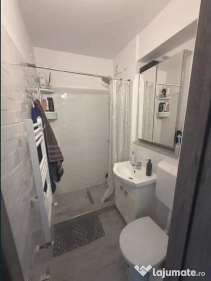 Apartament cu 2 camere semidecomandat în Florilor