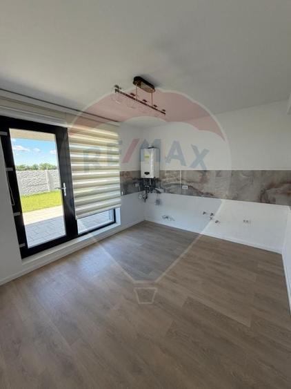 Casă individuală cu 4 camere cu Teren 401 Mp în Domnești
